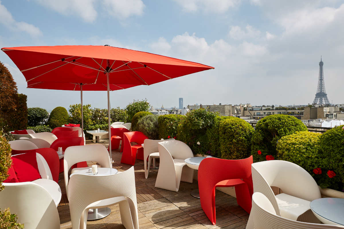 La terrasse de l'hôtel Raphael à Paris