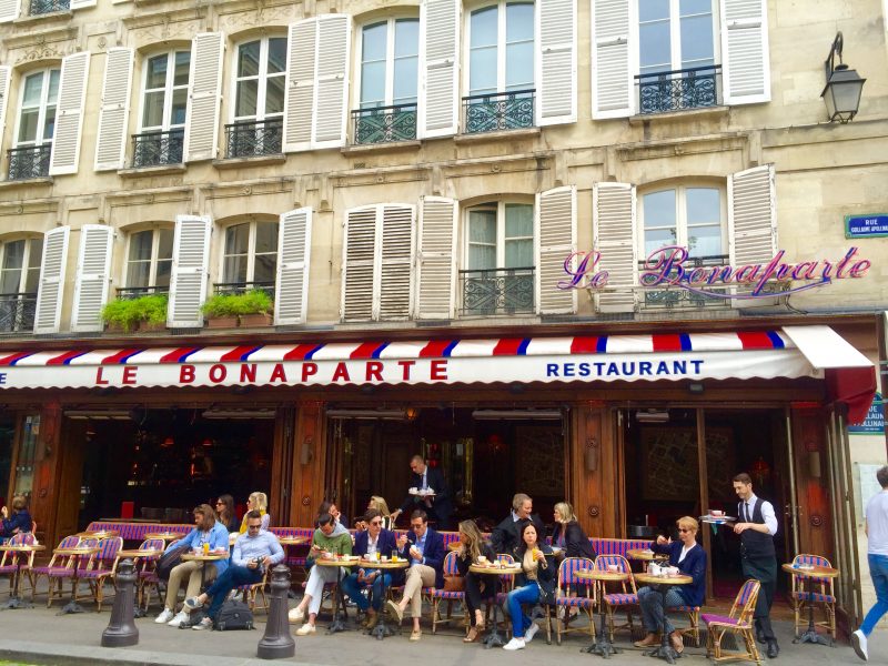 Le Café Bonaparte à saint Germain des prés à Paris