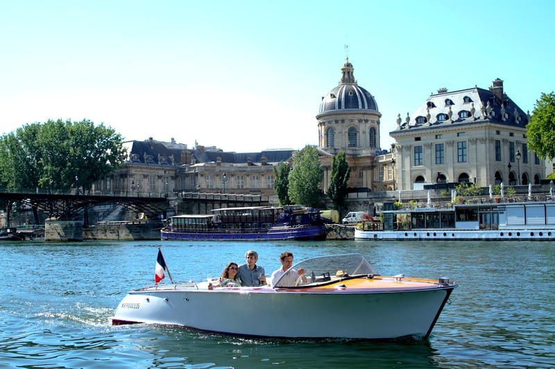 romantic-boat-cruise-seine