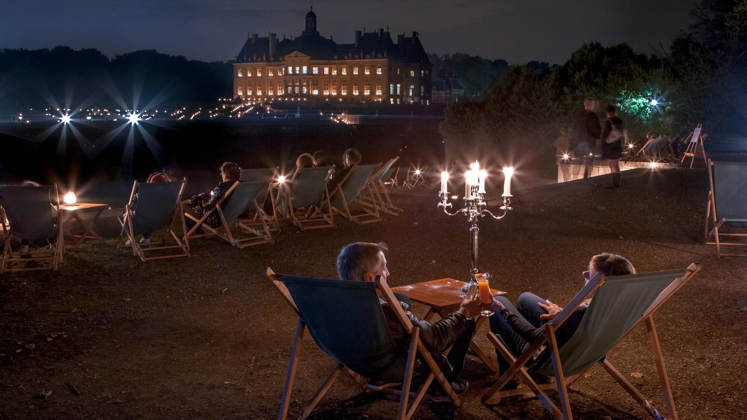 Désormais, tous les samedi et vendredi soirs, le grand Château de Vaux-le-Vicomte organise des Soirées aux Chandelles. Un moment exceptionnel à vivre jusqu’au 30 septembre 2023.