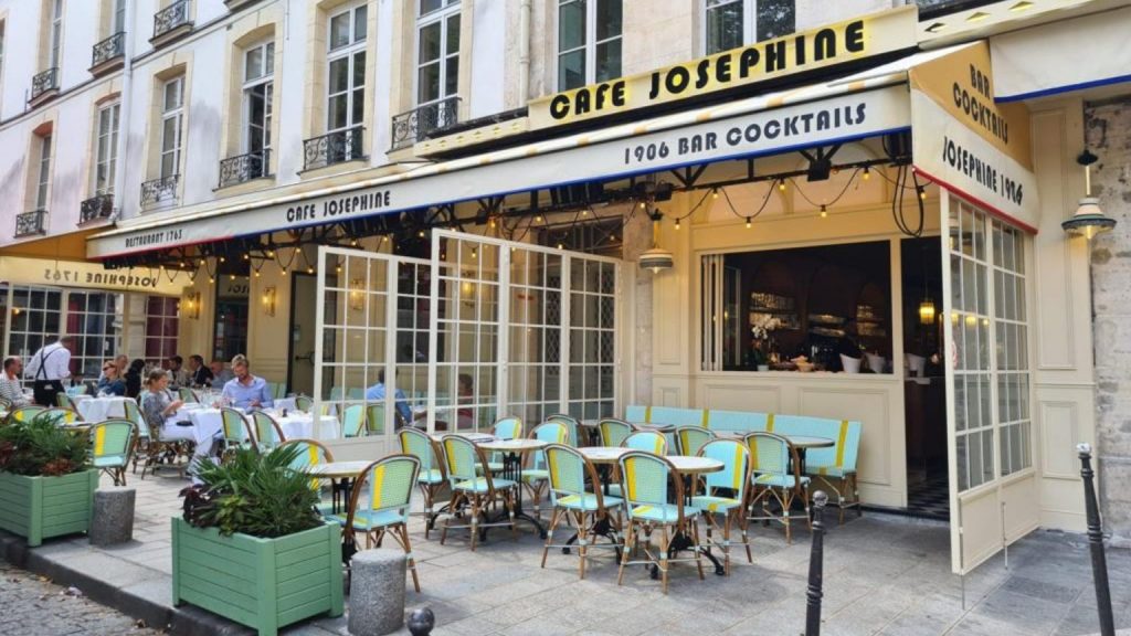 Joséphine café terrace