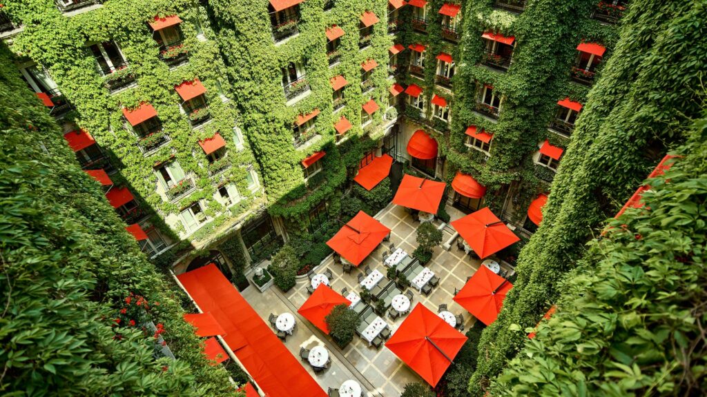 Courtyard Garden Plaza Athénée