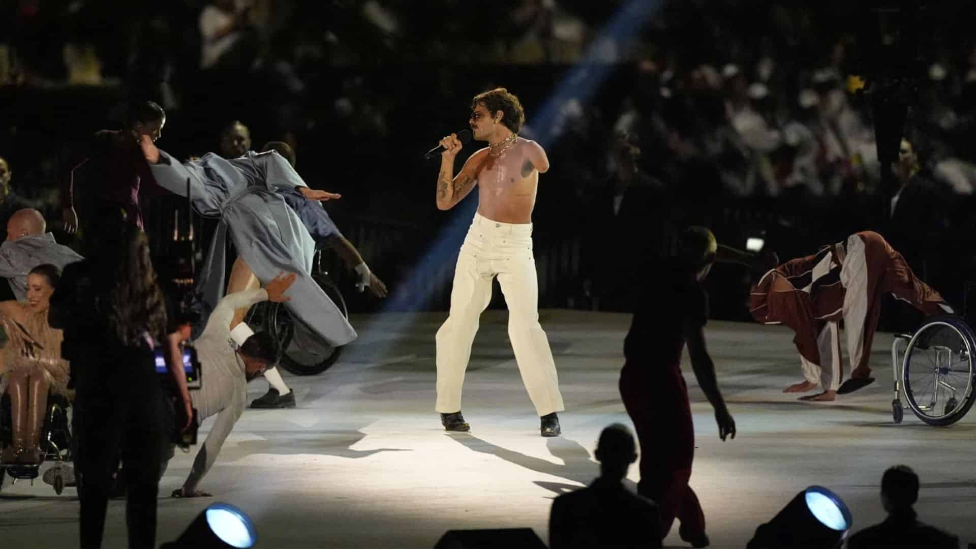 5 things to know about Lucky Love: the artist who performed at the