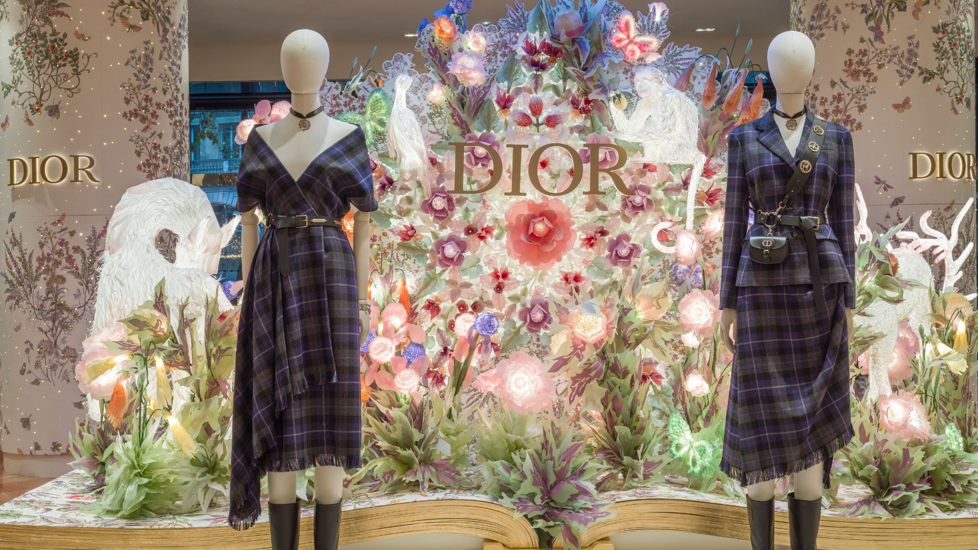 Dior Enchants Galeries Lafayette Paris Haussmann dior-enchants-galeries-lafayette-paris-haussmann