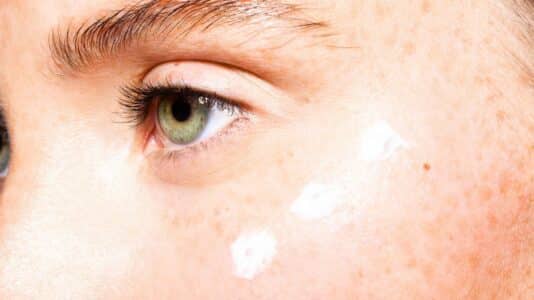 Garancia: le nouveau contour des yeux noté 100/100 sur Yuka lifte les paupières en 14 jours