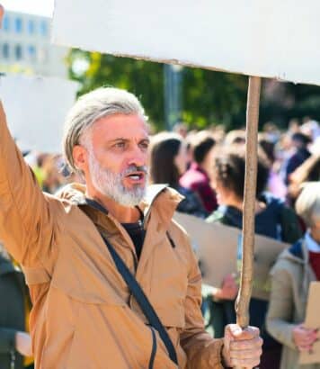 Grève du 2 octobre: fonction publique et Éducation nationale se mobilisent à Paris, écoles et services perturbés
