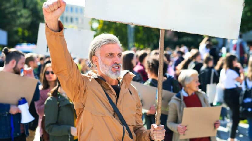 Grève du 2 octobre: fonction publique et Éducation nationale se mobilisent à Paris, écoles et services perturbés