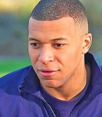 Kylian Mbappé reçoit une voiture à 150 000 € mais ne peut pas la conduire faute de permis