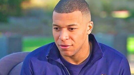 Kylian Mbappé reçoit une voiture à 150 000 € mais ne peut pas la conduire faute de permis