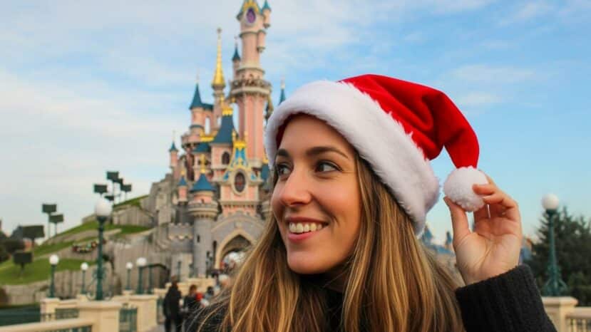 Lepointdujour.fr - Disneyland Paris lance Noël enchanté dans quelques jours : illumination du sapin géant, Mère Noël et neige au château