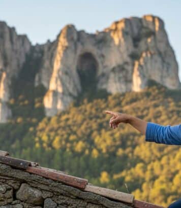 Lepointdujour.fr - La Baume-Cornillane (Drôme) : pourquoi dit-on qu’elle est le centre du monde ?