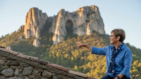 Lepointdujour.fr - La Baume-Cornillane (Drôme) : pourquoi dit-on qu’elle est le centre du monde ?
