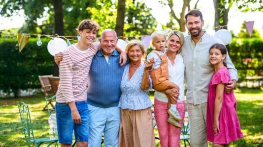 5 millions de jeunes adultes en France vivent encore chez leurs parents: 4 conseils pour survivre à la coloc