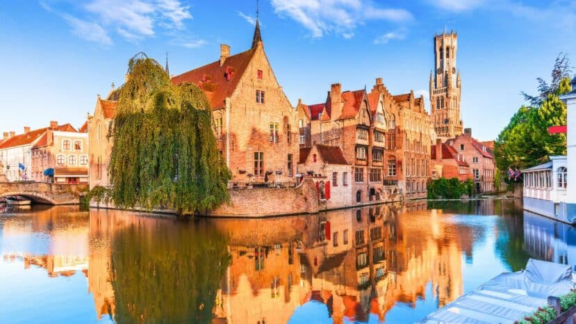 Bruges s’illumine pour Noël: deux marchés et un parcours lumineux de 3,5 km, accessible en train depuis Paris