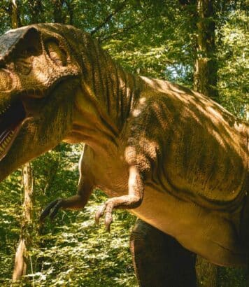 Dinosaures à l'Atelier des Lumières: l'expo immersive qui nous fait remonter le temps à Paris