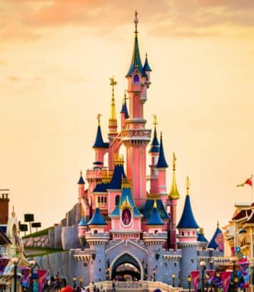 Disneyland Paris dévoile un restaurant Art nouveau dans le Land de la Reine des Neiges: meilleure vue sur Cascade of Lights