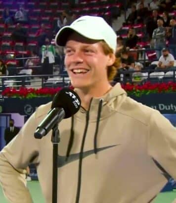 Jannik Sinner porte un tee-shirt Nike rarissime, qu’il est peut-être le seul à posséder, en 2025