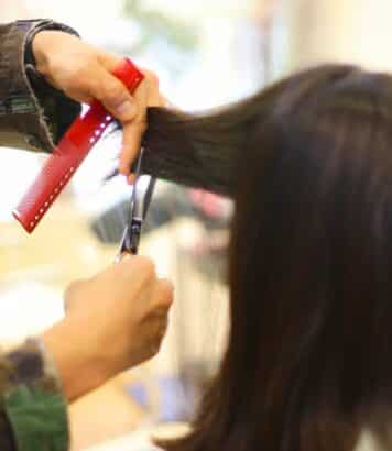 Jennifer Lopez dévoile la coupe de cheveux mi-chic mi-casual parfaite pour les fêtes 2024