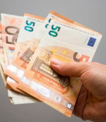 Warren Buffett: 5 conseils concrets pour devenir riche en 2025