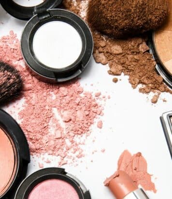 Catherine Zeta-Jones, 56 ans, utilise le makeup monochrome pour un teint lumineux et naturel