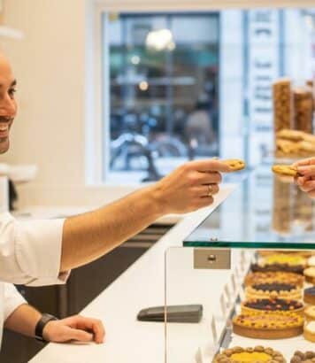 ParisSelectBook - Aurélien Cohen ouvre une pâtisserie à Levallois-Perret avec des cookies offerts pour l’ouverture