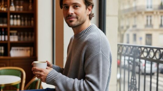 ParisSelectBook - Pull COS: le best-seller inspiré d’un modèle 7 fois plus cher, même allure à prix doux