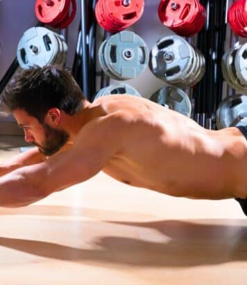 Dragon Flag : renforce les abdos plus efficacement que la planche