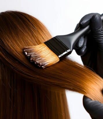 Milk tea hair: la coloration beige lacté fait son grand retour en 2026, entretien facile