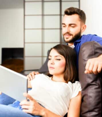 Netflix : ce thriller britannique façon James Bond noté 10/10 explose les 213 millions d’heures de visionnage