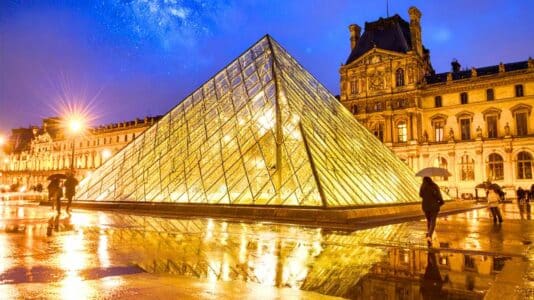 Pass Navigo donne accès à plus de 300 lieux culturels gratuits ou à prix réduit en Île-de-France du Panthéon à Fontainebleau