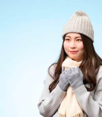 Pulls basiques: 6 indispensables intemporels pour réussir sa garde-robe hivernale