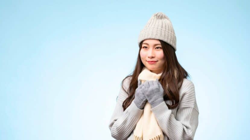 Pulls basiques: 6 indispensables intemporels pour réussir sa garde-robe hivernale