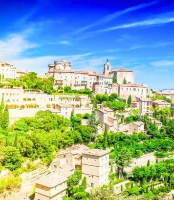 Village du Luberon: perché sur sa colline, il offre un panorama aux airs de Toscane
