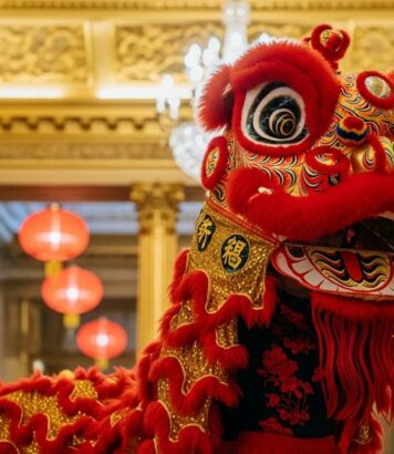 ParisSelectBook - Nouvel An lunaire : le Shangri-La Paris célèbre le Serpent avec brunch asiatique et danse du lion