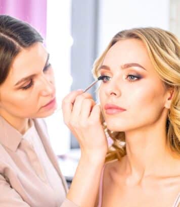 Ballet slipper lips : la tendance maquillage chic des stars à adopter ce printemps