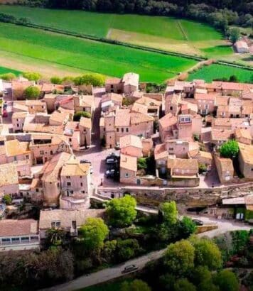 Cornillon-Confoux : le village préservé des Bouches-du-Rhône idéal pour les ponts de mai