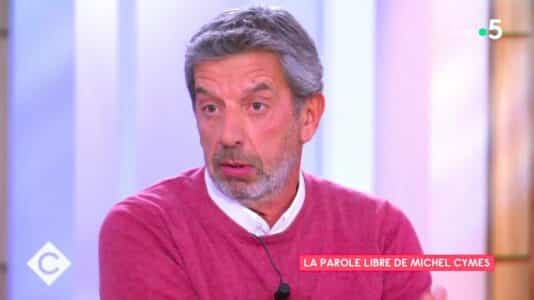 Michel Cymes s'échappe dans le Var : ce village boisé loin de Paris où il aime se ressourcer