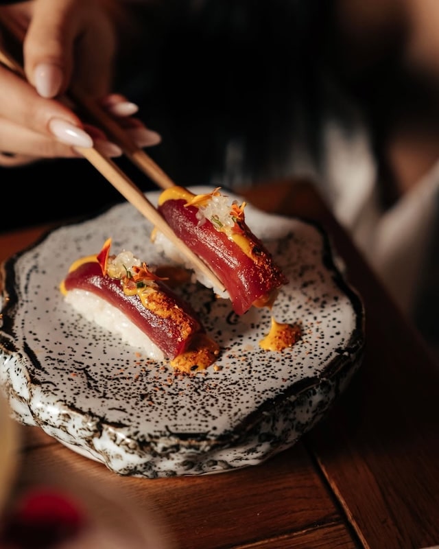 NIGIRI THON ✨Raw tuna, ají amarillo sauce, finger lime, cancha corn, chalaquita.#mankoparis #mom