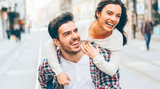 Signes astro : ces 2 chanceux voient leur destin s'illuminer dès mars