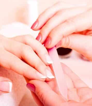 Cherry blossom nails : la manucure florale minimaliste à adopter ce printemps 2026