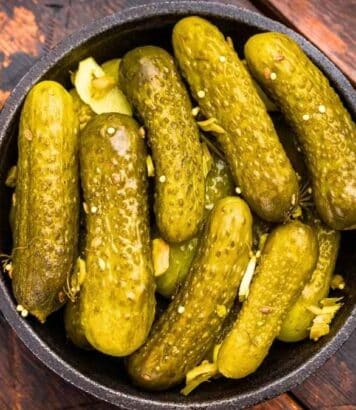 Cornichons fermentés : cet allié minceur riche en probiotiques ne contient que 10 à 30 calories pour 100 grammes