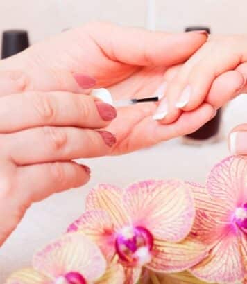 Cristina Cordula dévoile la manucure chic qu'elle porte depuis ses 17 ans pour des mains impeccables