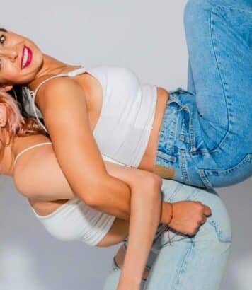 Jean patte d'éléphant : avec +2075 % de recherches sur Vinted, la coupe seventies devient incontournable en 2026