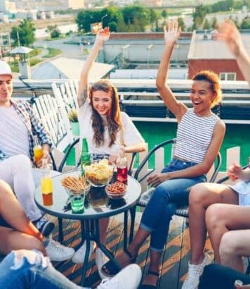Le Point Fort à Aubervilliers dévoile sa nouvelle scène open air avec terrasse de 1000 m² et roller party