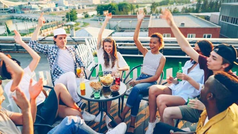 Le Point Fort à Aubervilliers dévoile sa nouvelle scène open air avec terrasse de 1000 m² et roller party