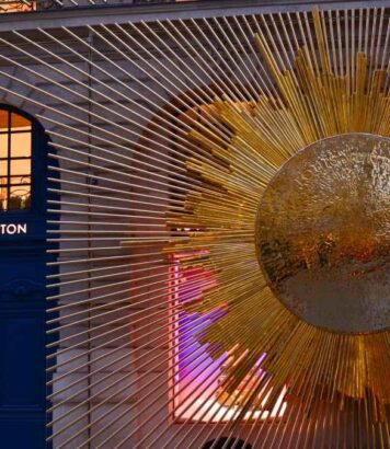 Louis Vuitton et J-Hope de BTS signent des sneakers rose bonbon en daim, disponibles fin avril