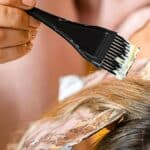 Mélanie Thierry adopte le blond polaire, la coloration idéale pour illuminer le teint après 40 ans