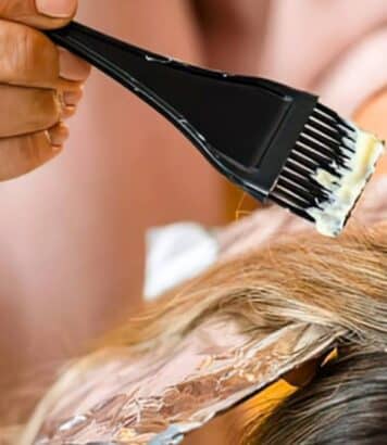 Mélanie Thierry adopte le blond polaire, la coloration idéale pour illuminer le teint après 40 ans