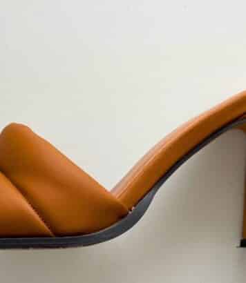 Mules à talons Mango à moins de 40 euros : Iris Mittenaere adopte la paire minimaliste de l'été