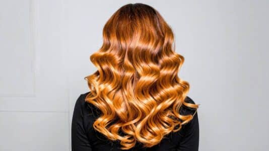 Victoria Beckham adopte un balayage lumineux et devient le portrait de sa fille Harper